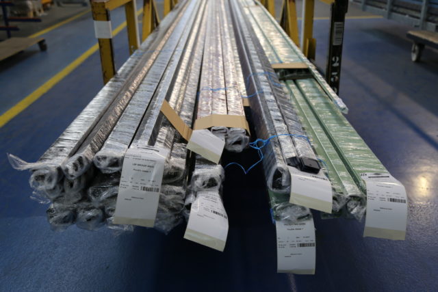 Couleur aluminium et emballage des profilés
