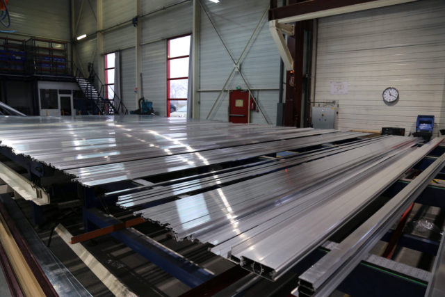 Laquage aluminium - Entrée de la chaîne verticale